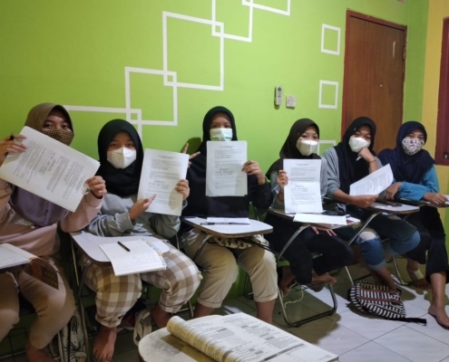 Latihan soal-soal Ujian Sekolah kelas 9 SMP Bimbel Kharisma Prestasi Cabang SBJ